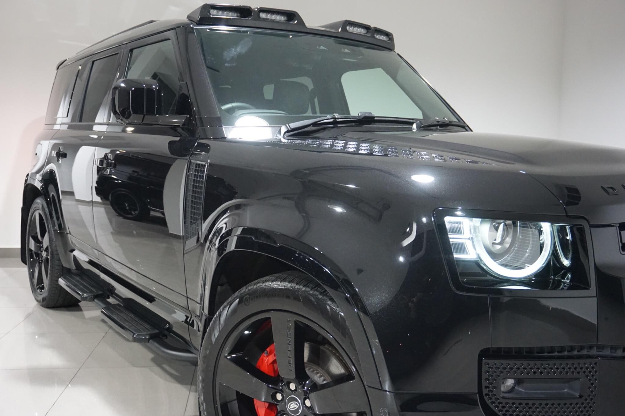 Land Rover Defender 110 3.0 D300 MHEV X-Dynamic HSE SUV 5dr Diesel Auto 4WD Euro 6 (s/s) (300 ps)